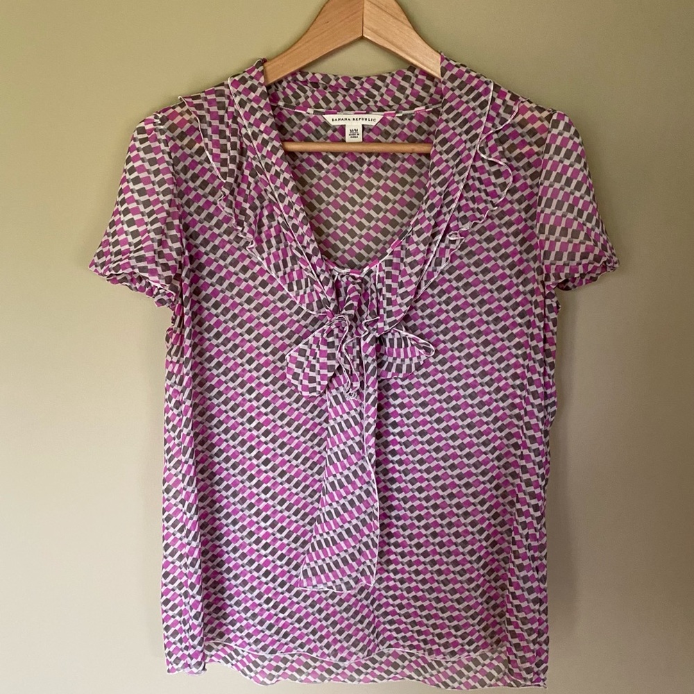 BANANA REPUBLIC 💯% Silk Tie Blouse